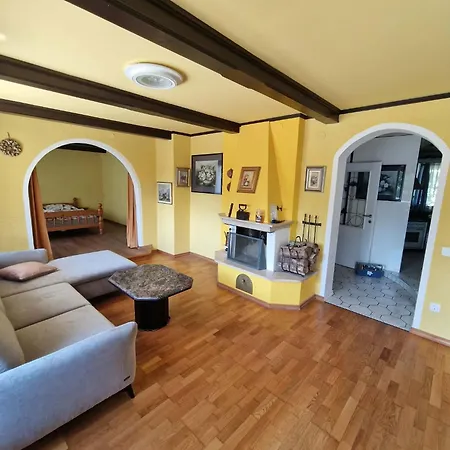 Apartma Regrat Lesce (Upper Carniola)